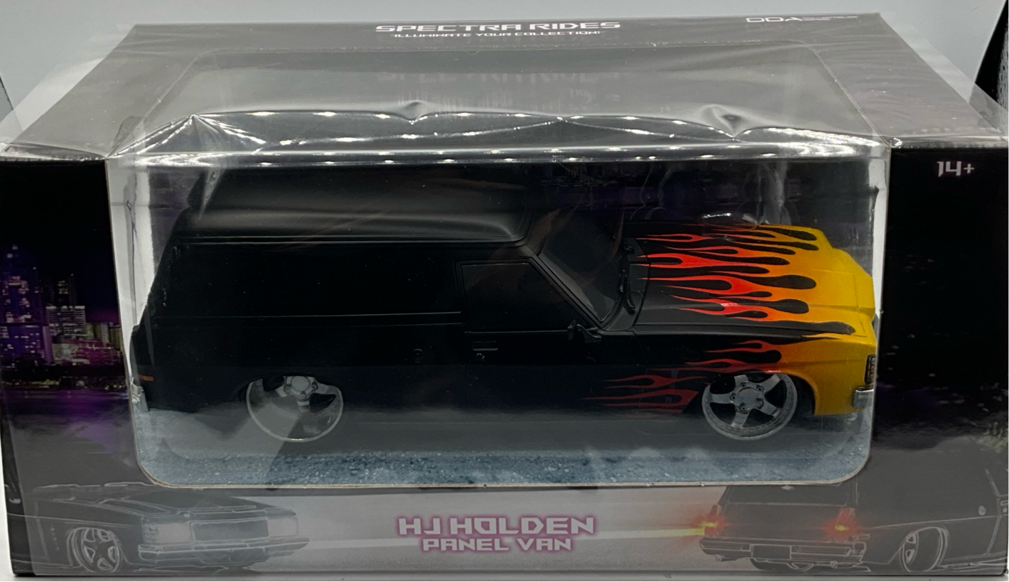 1:24 BLACK W/FLAMES HJ PANELVAN  PLASTIC LIGHT UP