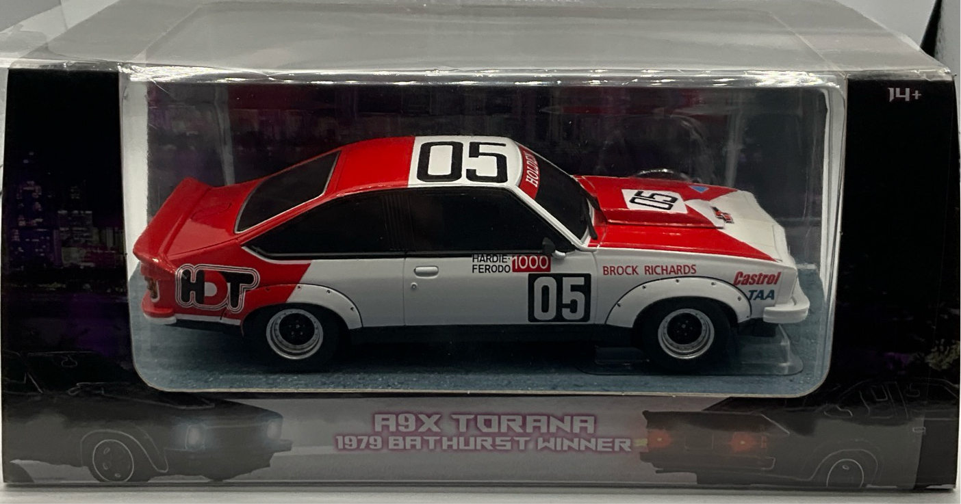 1:24 A9X TORANA 1979 308 BATHURST BROCK PLASTIC LIGHT UP