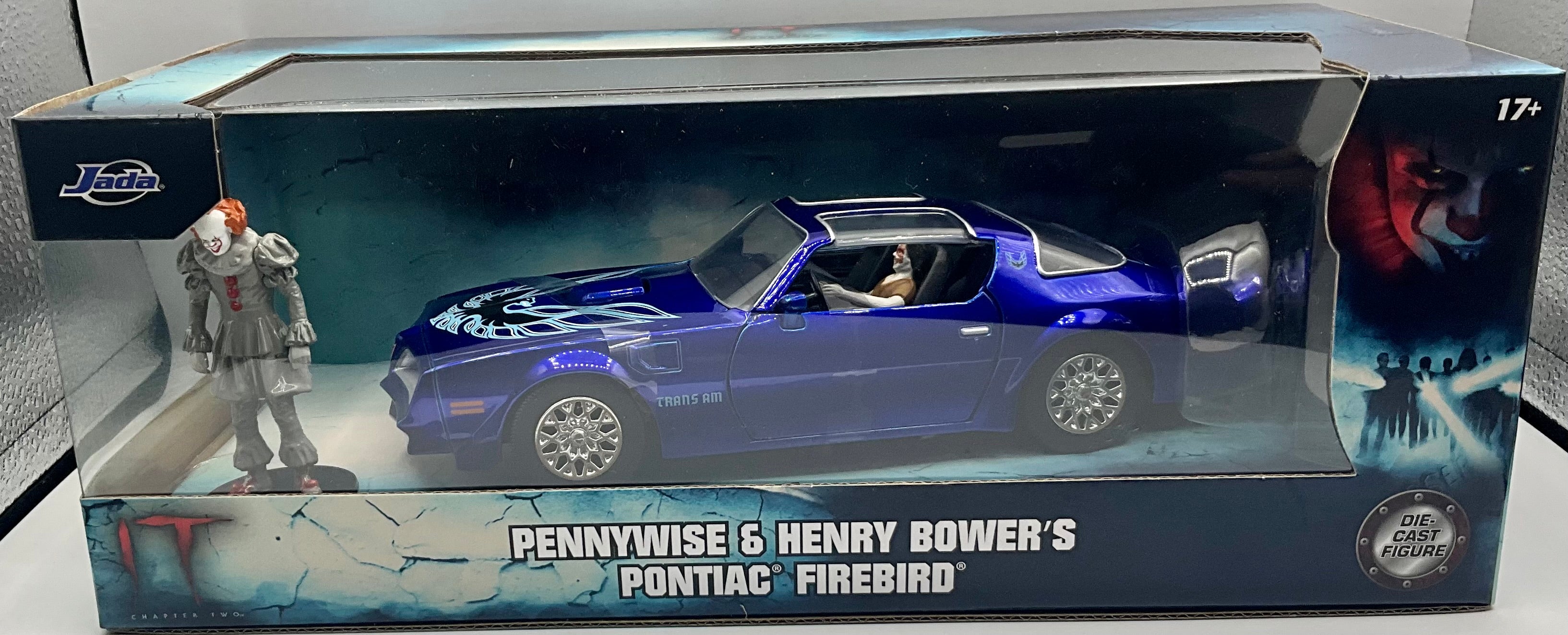 1:24 IT (2017) 1977 PONTIAC FIREBIRD W/FIGURINE
