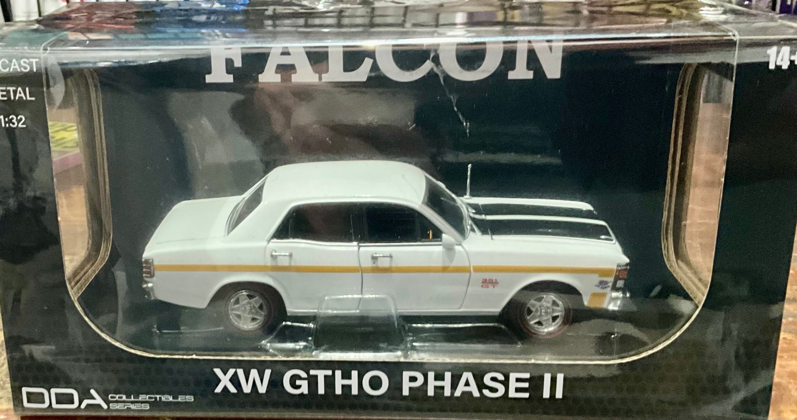 1:32 WHITE XW FORD GTHO PHASE 2