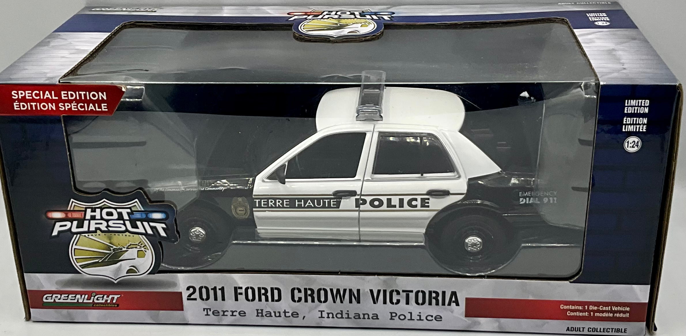 1:24 2011 FORD CROWN VICTORIA POLICE